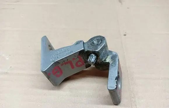 Audi A6 S6 C7 4G Rear door lower hinge 4G0831401A