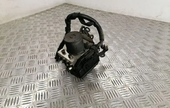 Toyota Avensis T270 ABS Pump 4454005100