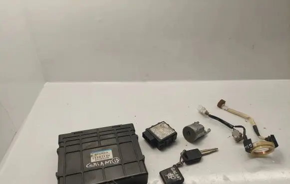 Mitsubishi Galant Engine ECU kit and lock set MR420431 E2T72881 MR301003