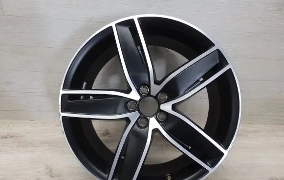 R18 alloy rim