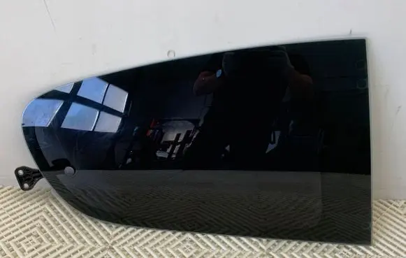 Peugeot 107 Rear door window glass