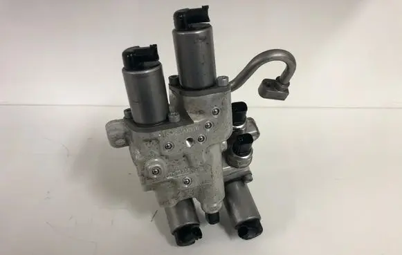 BMW 5 F10 F11 Air suspension compressor 6775258
