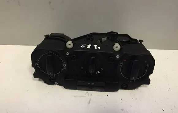 Volkswagen Golf V Climate control unit 53701