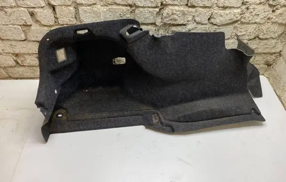 Trunk/boot lower side trim panel