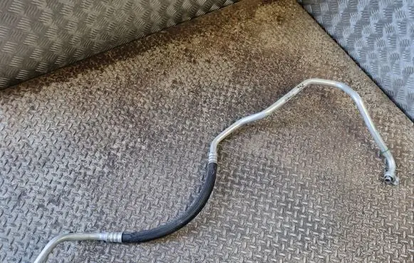Air conditioning (A/C) pipe/hose