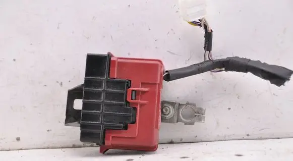 Toyota Prius (XW20) Positive cable (battery) 