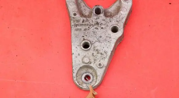 Skoda Fabia Mk1 (6Y) Engine mount vacuum valve 6Q0199185M