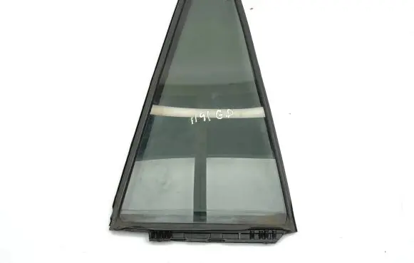 Toyota RAV 4 (XA50) Rear vent window glass 6818842070