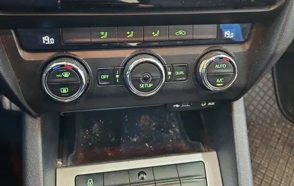 Skoda Octavia Mk3 (5E) Climate control/heater control trim 5E0907044 IMPRK1479458