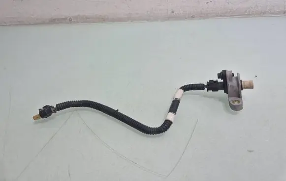 Volvo S60 Crankshaft position sensor 31441271