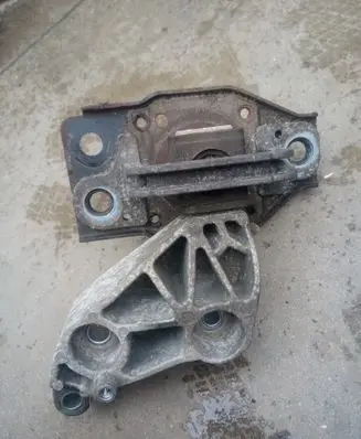 Nissan Qashqai Engine mount bracket DD130508