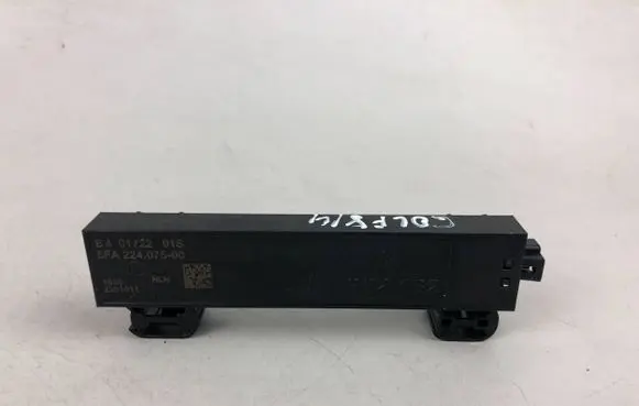Volkswagen Golf VIII Keyless system antenna 5FA224075