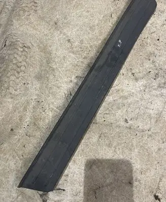Hyundai Tucson JM Front sill trim cover 858732E000 858732E00 858732000