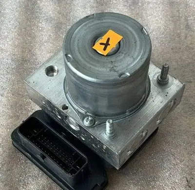 Volkswagen Transporter - Caravelle T6 ABS Pump 7LA614517B