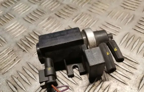 Mercedes-Benz A W169 Turbo solenoid valve 0051535528