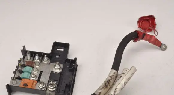 Ferrari California F149 Battery relay fuse 251250