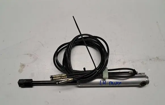 Mercedes-Benz CLK A209 C209 Convertible roof main ram cylinder A2098000772 A2098000181