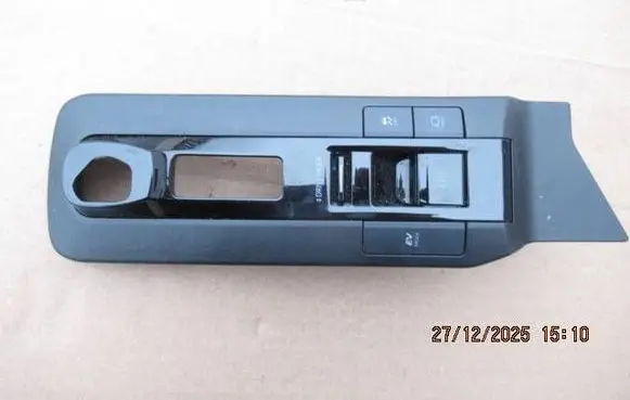 Toyota C-HR II Central console control unit EC014281