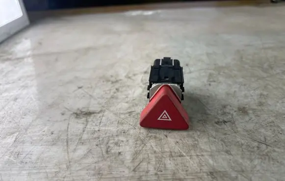 Volkswagen Golf Plus Hazard light switch 5M0953509A