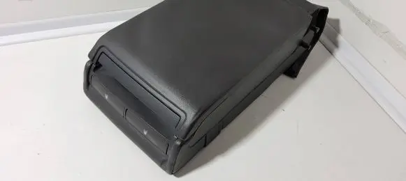 Volkswagen Phaeton Cup holder back 