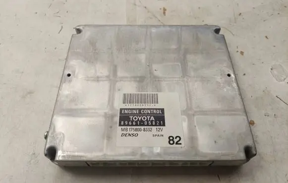 Toyota Avensis T250 Engine control unit/module MB1758008332 8966105821