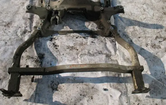Toyota Corolla Verso AR10 Front axle beam 