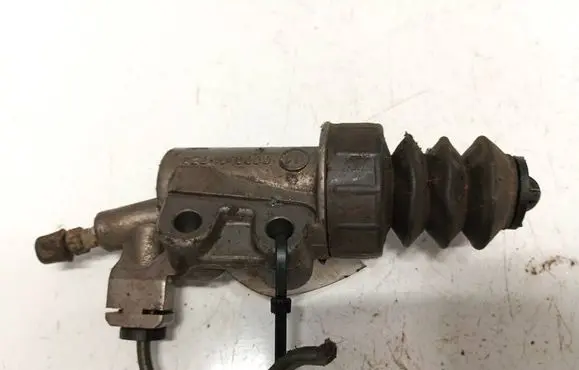 Mazda 5 Clutch master cylinder de68037 cc30-41-920