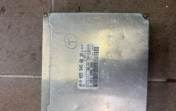 Mercedes-Benz S W220 Engine control unit/module A0255458832