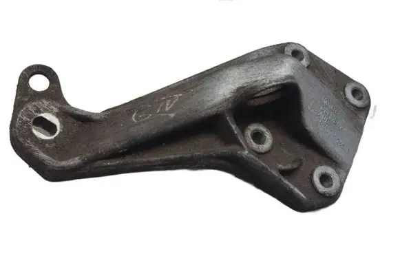 Volkswagen PASSAT B3 Gearbox mounting bracket 357199353B