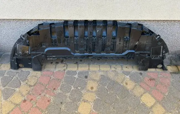 Renault Megane IV Front bumper skid plate/under tray 622355835R