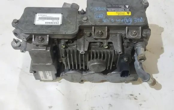 Saturn Vue Battery charger (optional) 12624764 PHD304104B 24238909