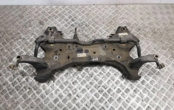 Hyundai i30 Front subframe 62401G4AA0