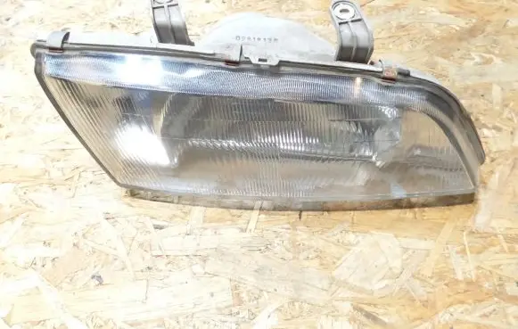 Infiniti G20 Headlight/headlamp 082151170R