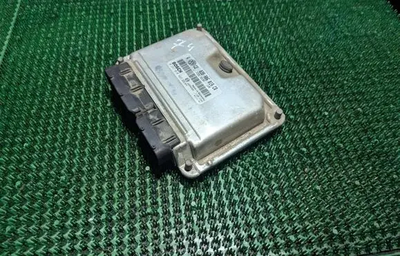 Volkswagen Golf IV Engine control unit/module 038906019CR 28SA5399 0281010663