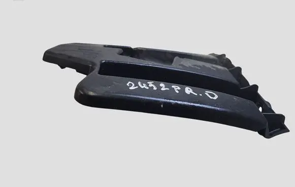 Volvo V60 Front bumper mounting bracket 30796626