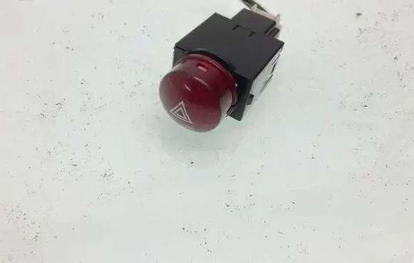 Mitsubishi Pajero Hazard light switch