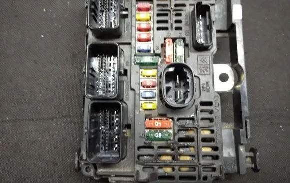 Peugeot 407 Comfort/convenience module 9661682580 BSML0100 S118983001