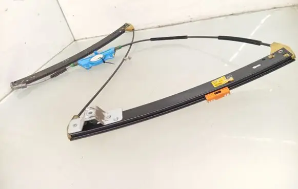 Seat Exeo (3R) Front window lifting mechanism without motor