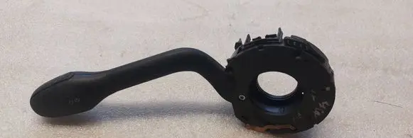 Volkswagen PASSAT B4 Indicator stalk QB91