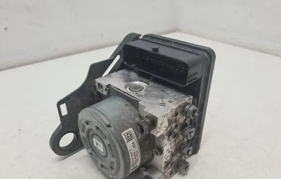 Volkswagen Golf VII ABS Pump 5Q0907379AA 5Q0614517T