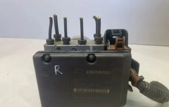 Volvo V70 ABS Pump 8619535 8619534