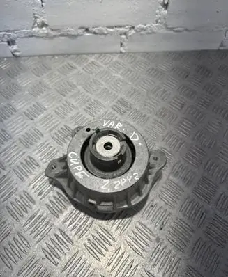 Mercedes-Benz C W205 Engine mount bracket A2052406617