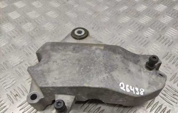 Mercedes-Benz B W246 W242 Engine mounting bracket A2702230002