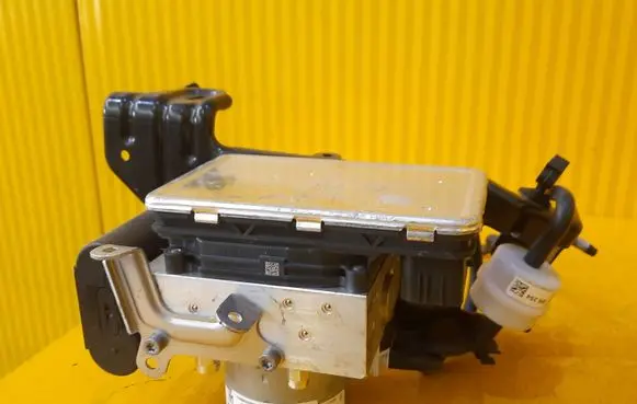 Mercedes-Benz GLC X253 C253 ABS Pump A2540015100
