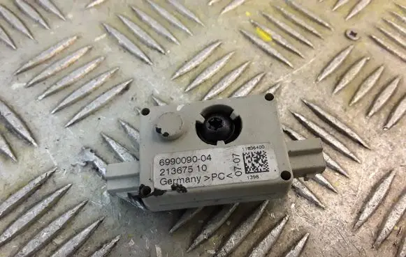 Mini One - Cooper Coupe R56 Aerial antenna amplifier 6990090