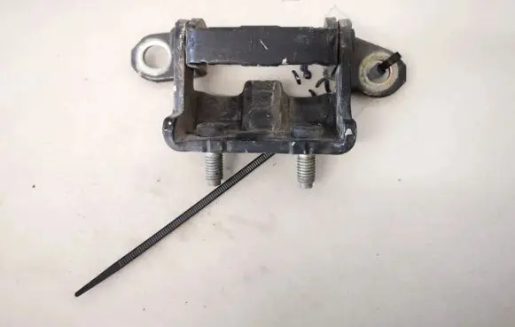 Nissan Primera Tailgate/trunk/boot hinge