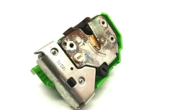 Alfa Romeo Giulietta Rear door lock 50509886 X10G17-4PDLDX