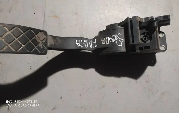 Skoda Fabia Mk2 (5J) Accelerator throttle pedal 6Q1721503H