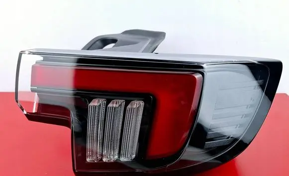 Opel Mokka B Rear/tail lights 9861335580