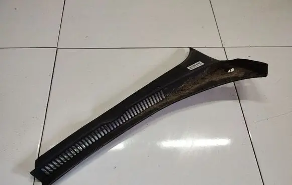 Volkswagen Golf Plus Wiper trim 